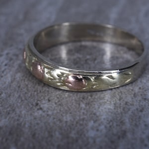 Trubrite Black Hills Gold Roses Leaves Ring White Gold  10k sz 6