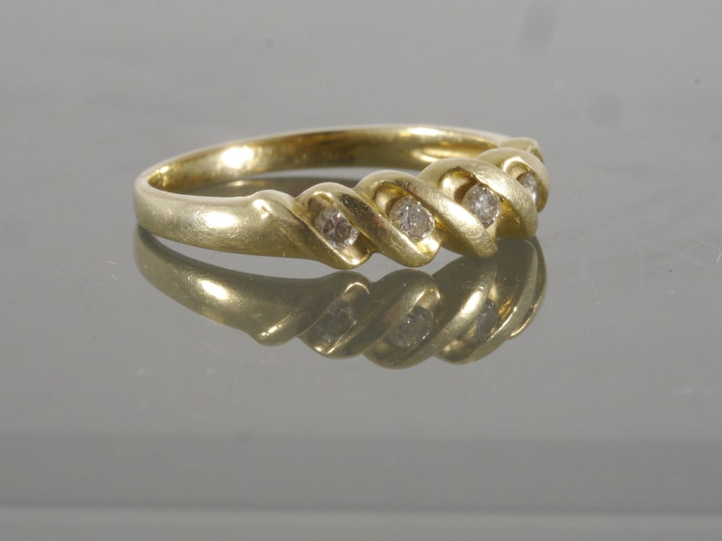 Vintage Estate 14k Yellow Gold Brushed Ribbon Twist Diamond Anniversary Band