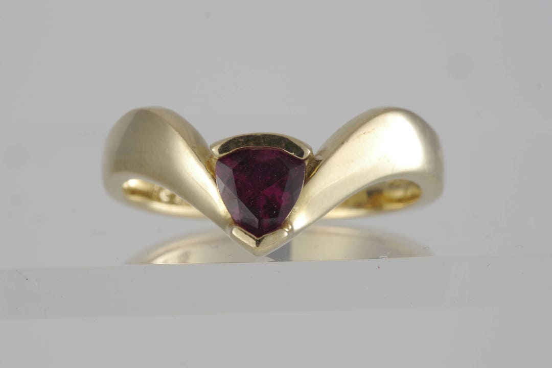 Vintage Estate 10k Yellow Gold Trillion Cut Rhodolite Garnet Solitaire v Ring - Etsy