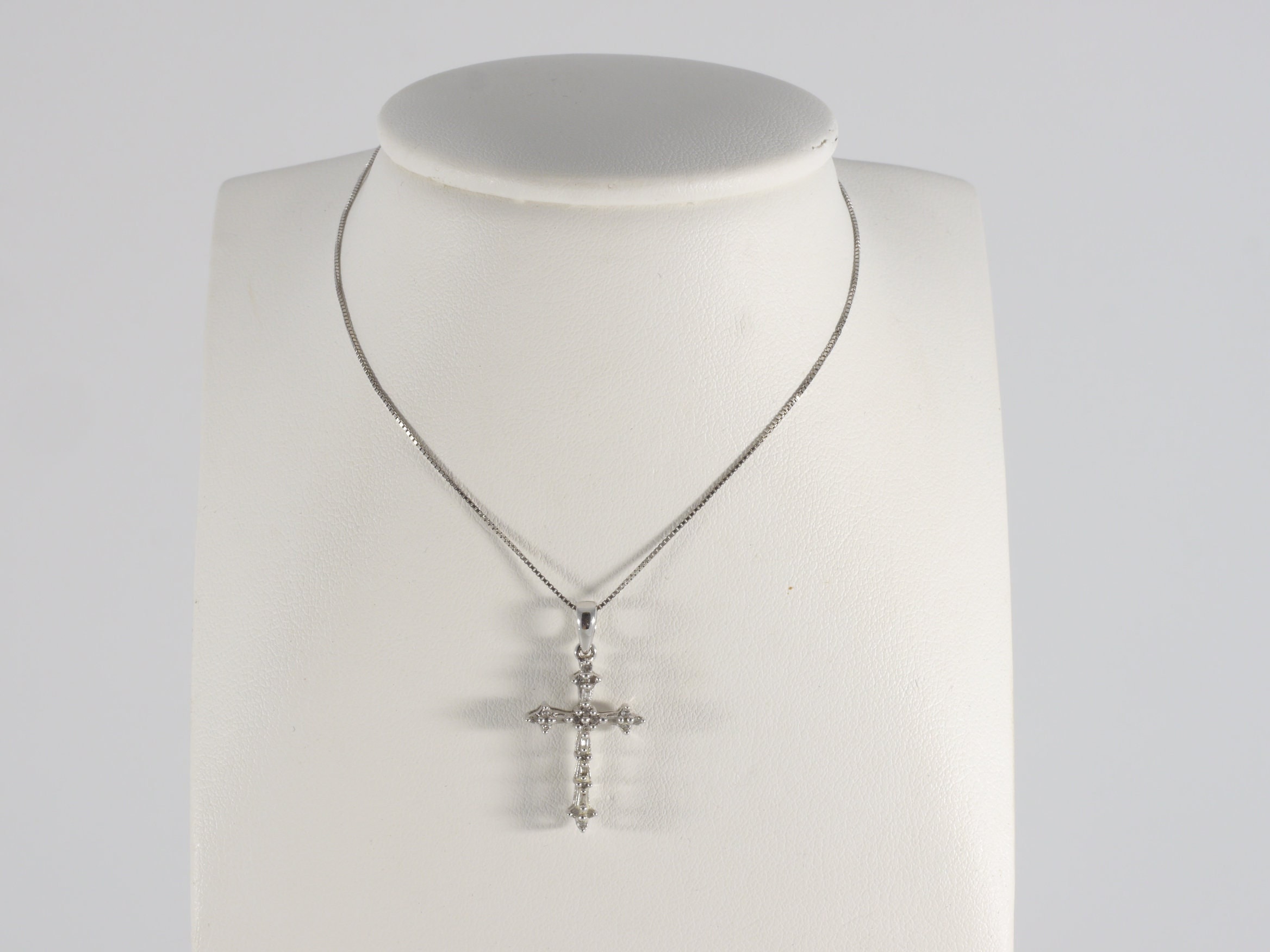 Vintage 10k White Gold Natural Diamond 