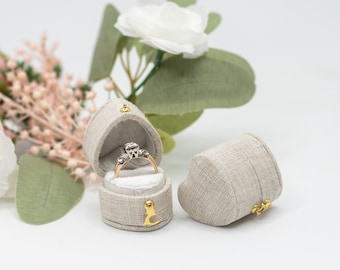 Scatola portagioie in lino e velluto, stile vittoriano antico, a forma di cuore, colore grigio sussurro, per proposta di fidanzamento, matrimonio