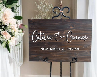 Custom Wood Wedding Welcome Sign: Personalized Couple Name Decor