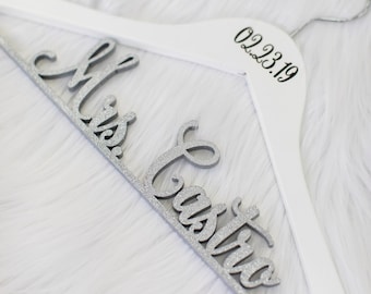 Personalized Wedding Dress Hanger, Mrs Hanger, Wedding Dress Hanger, Bridal Hanger Personalized, Personalized Hanger, Wedding Hanger