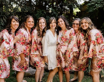 Floral Satin Bridesmaid Robes: Personalized Wedding Party Gifts