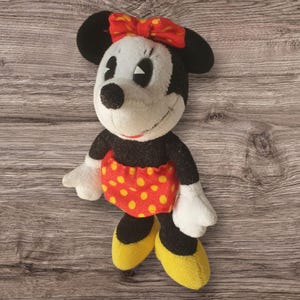 Vintage Minne Mouse plush Disney 1997 collectible soft toy 20 cm 8 inches