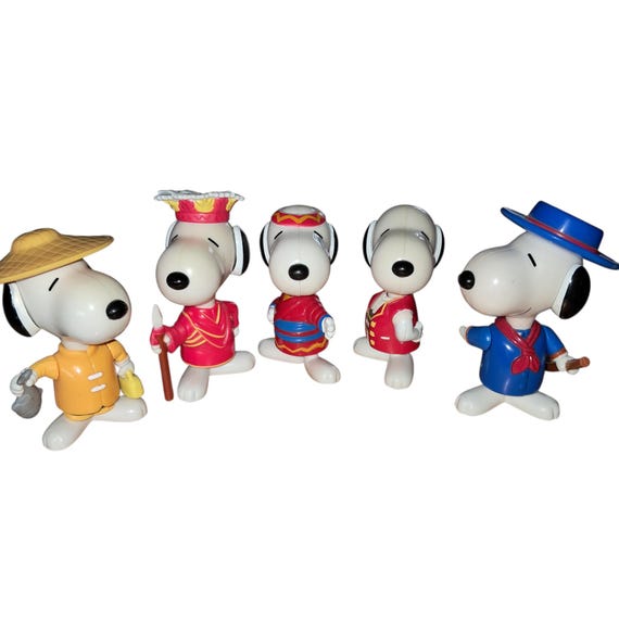 Vintage Snoopy World Tour Mcdonalds 1999 Collectible Retro Plastic