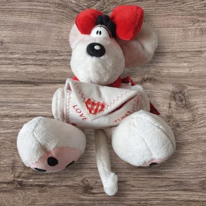 Lindo peluche vintage Diddlina con sobre de carta de amor con corazón rojo juguete suave retro coleccionable