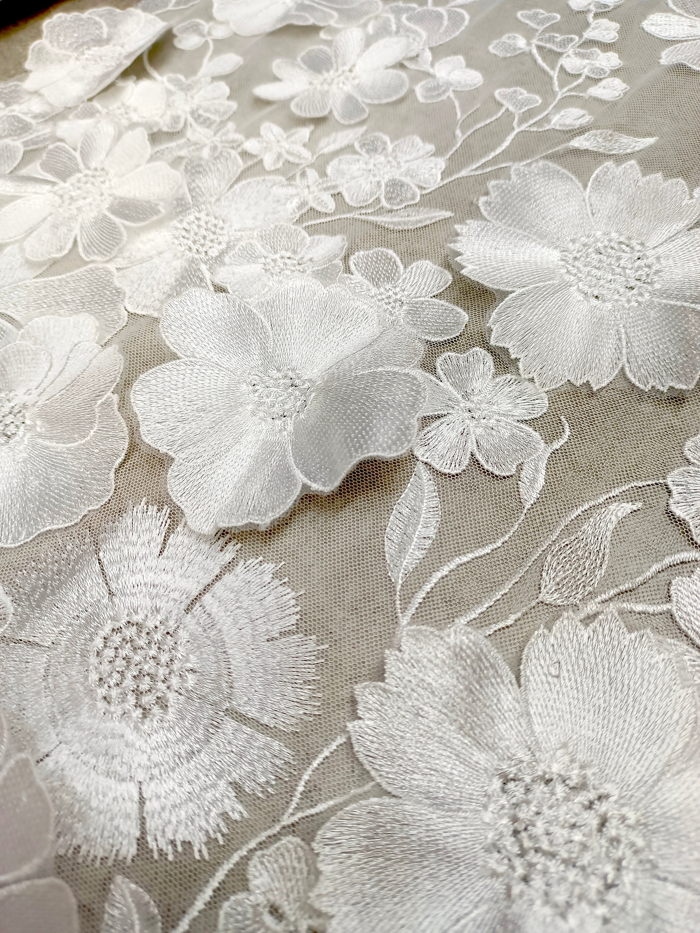 WHITE EMBROIDERED FLOWER main image 1