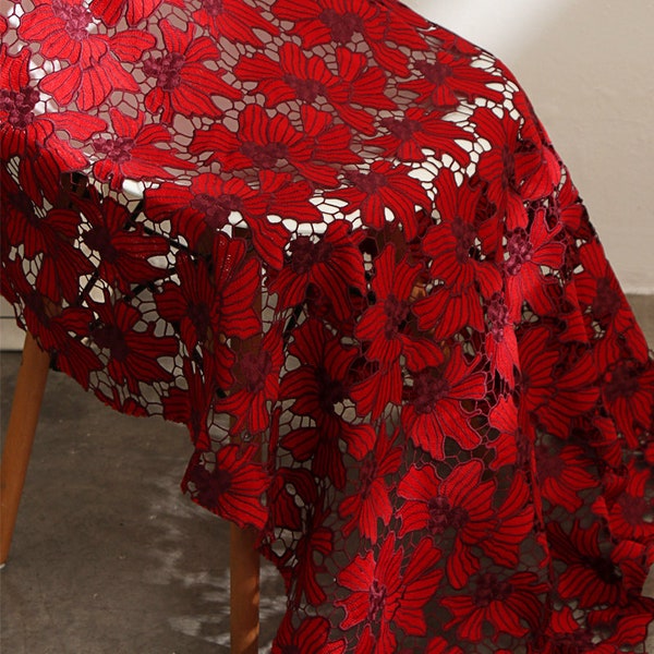 Tessuto di pizzo guipure rosso di fascia alta, tessuto da sposa abito in pizzo solubile in acqua pesante, tessuto di pizzo rosso Venise Florals