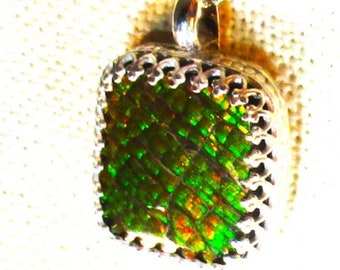 Genuine rare ammolite gemstone cabachon handmade sterling silver pendant necklace