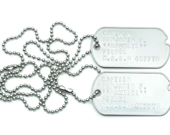 MASH Benjamin "Hawkeye" Pierce Stainless Steel Military WWII Style Dog Tags Cosplay Halloween Costume Prop