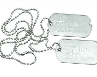 MASH Margaret &quot;Hot Lips&quot; Houlihan Stainless Steel Military WWII Style Dog Tags Cosplay Halloween Costume Prop