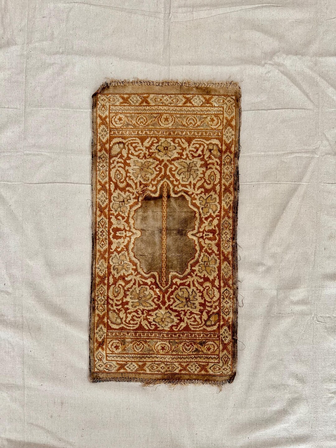 Traditional Italian Rug Pattern Vintage Italian Decorative Rug Sample – Small Mid Century Made in Italy ...