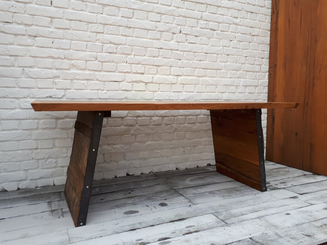 Mesa de madera de granero de borde en ángulo / patas de madera | Etsy
