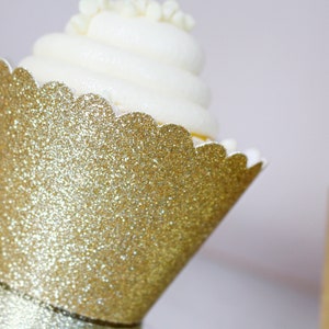 Gold Glitter Cupcake Wrappers: Elegant Wedding Decor