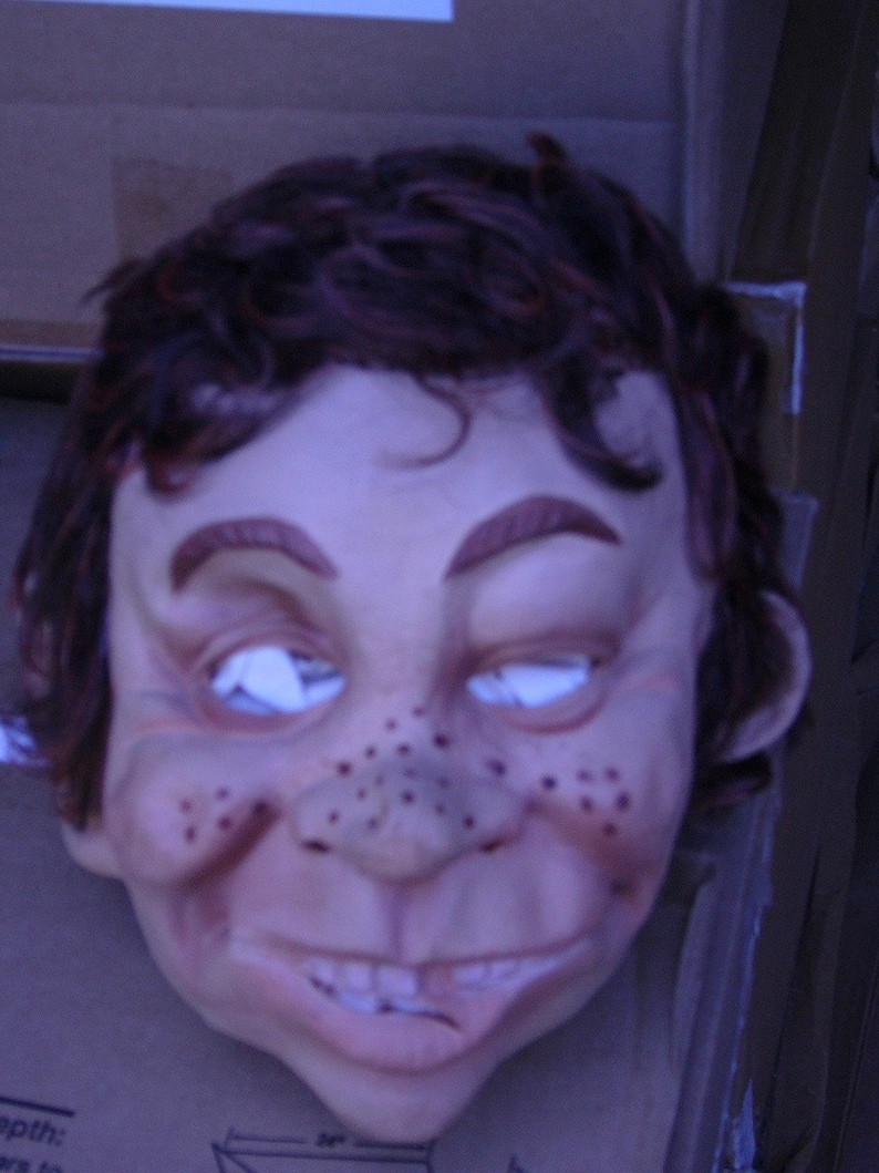 Vintage Halloween Collectible Mad Magazine Mascot Alfred E. Newman character mask. SOLD AS ISAll offers considered image 1