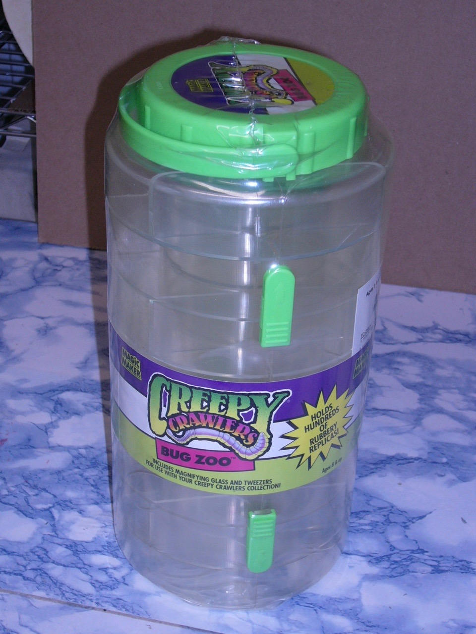Creepy Crawlers Bug Zoo Carrying container Toymax NOT Mattel