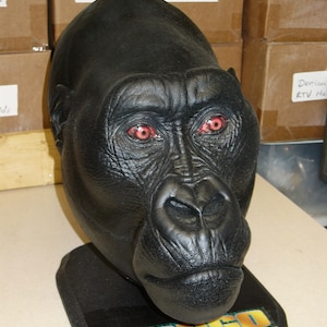Rare! Original Stan Winston Studios "Congo" Male Gorilla Head/Bust Display painted with stand