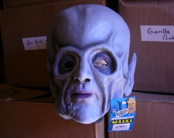 RARE!! Famous Monsters of Filmland Outer Limits "Sixth finger" Alien Future Man mask new with tag