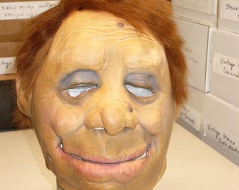 Vintage Famous Monsters of Filmland  Collectible "Eerie"  latex mask Don Post Studios 1985
