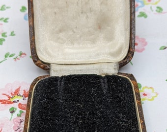 Vintage earring jewellery box