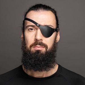 Leather eye patch for man
