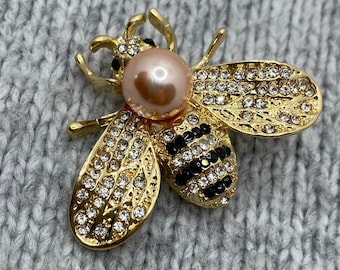 Broche abeille élégante - broche dorée avec perle & strass - 4 x 3 cm - broche classique pendentif miel insecte vintage