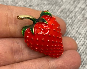 Emaille Erdbeer Brosche - 3,5 x 2,5 cm - Anstecker Sommer Obst Wassermelone Vintage Style Cottagecore Schmuck Einschulung Revers