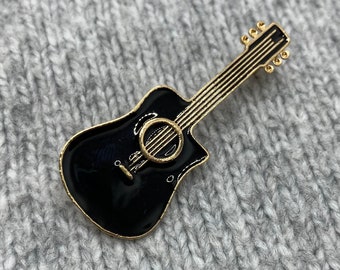 Gitarren Brosche - 4,5 x 2 cm - schwarz & gold Emaille Anstecker Muskik Konzert Noten Country Rock