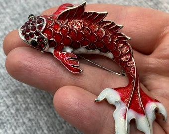 Broche de esmalte de pez carpa koi - 7 x 6 cm - pin acuario pez dorado estanque mar paz rojo símbolo Asia China amor amistad