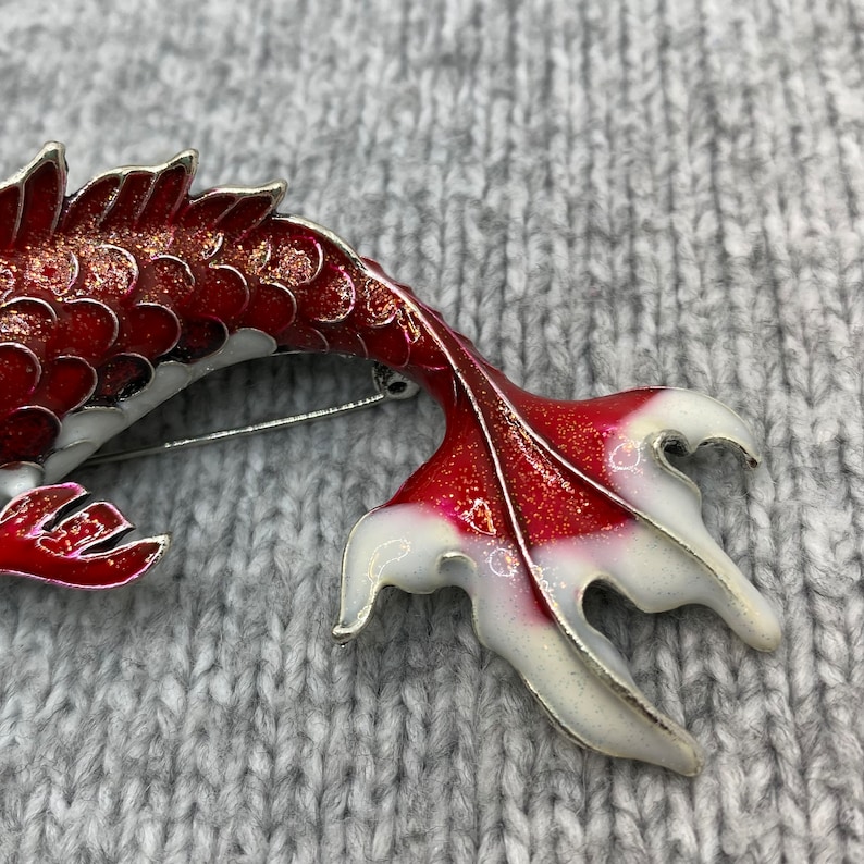 Koi Karpfen Fisch Emaille Brosche 7 x 6 cm Anstecker Aquarium Goldfisch Teich Meer Frieden rot Symbol Asien China Liebe Freundschaft Bild 6