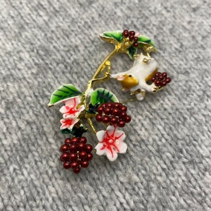 Jolie broche mûres avec souris 6 x 3 cm épingle en émail automne nature fleurs animaux de la forêt rose doré floral image 5