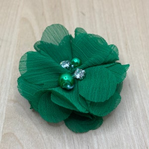 Fiori in tessuto verde scuro realizzati in chiffon con perle e glitter - circa 5 cm - applique floreale cucito upcycling fai da te fiori da giardino #4 colore 9