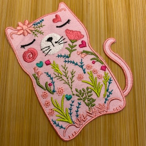 Pink Cat with Flowers & Vines Embroidered Iron-on Patch - 9.5cm x 7cm - Cottagecore Cute Shabby Vintage Pet Sew-On Patch