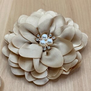 Elegante fiore grande in tessuto beige crema-oro con glitter e perline da cucire - circa 8,5 cm - applicazione patch floreale upcycling fai da te #7