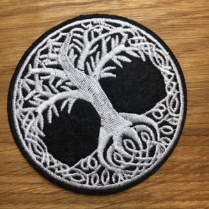 Celtic Tree of Life - Patch for ironing - Diameter approx. 7 cm - Tree of Life World Tree Yggdrasil- Backpacking Hippie Magic Druid