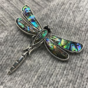 Dragonfly brooch with glittering abalone shell - 5x 6 cm - mother of pearl vintage pendant insect love flowers butterfly moth ocean sea