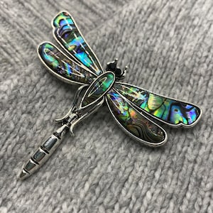 Libellen Brosche mit glitzernder Abalone Muschel 5x 6 cm Perlmutt Vintage Anhänger Insekt Liebe Blumen Schmetterling Motte Ozean Meer Bild 1