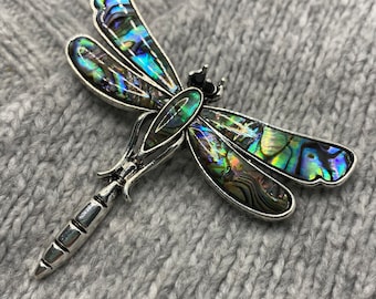 Dragonfly brooch with glittering abalone shell - 5x6 cm - mother of pearl vintage pendant insect love flowers butterfly moth ocean sea