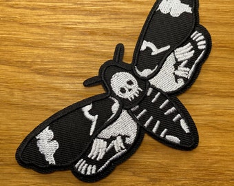 Skull Swarmer noir & blanc Patch pour le repassage - 5,5 cm x 11 cm - Night Butterfly Insect Butterfly Magic Pagan Boho Witch