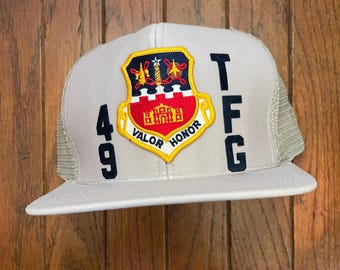 Vintage Trucker Cap Snapback Baseball Cap mit 49 TFG Air Force Valor Honour Patch