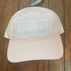 Vintage Deadstock Pink Minimal Mohegan Sun Connecticut Unstructured Strapback Hat Baseball Cap
