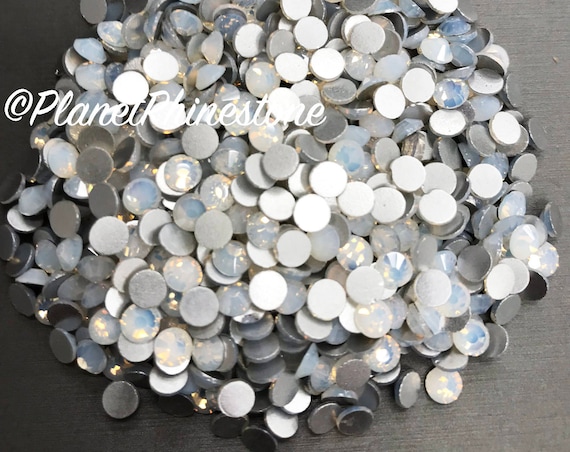 White Opal/ 5 Gross / SS20 / Flat back / Egyptian Crystals