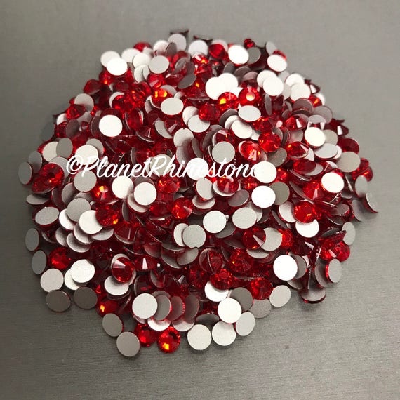 Light Siam-red / 10 Gross / SS20 / Flat back / Egyptian Crystals