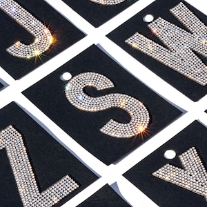 Parche termoadhesivo con letras de cristal y diamantes de imitación de 3"