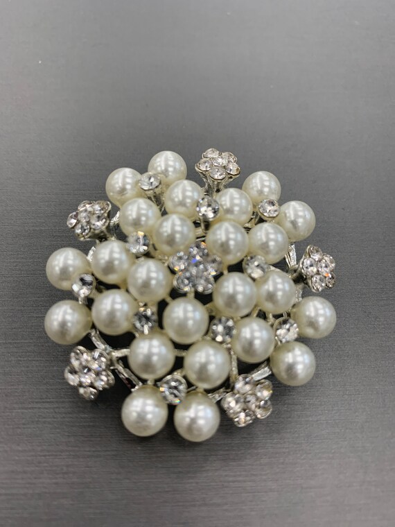 Rhinestone PEarl BRooch
