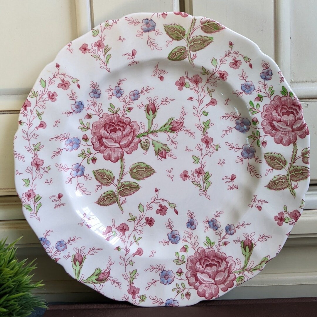 Johnson Brothers Rose Chintz Dinner Plate Made in England / Country Cottage / Cottagecore