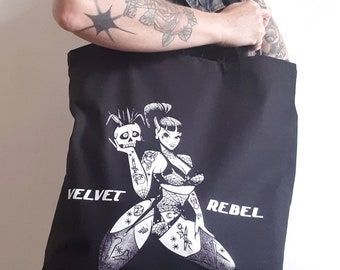 Black white pin up tattoo girl illustration cotton tote bag with handles. Made in Italy. Goth shopper bag. Sustainable cloth.