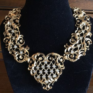 RARE Gorgeous Jose & Maria Barrera Vintage Avon 1992 "Antoinette" Gold Tone  Rhinestone  Heart Necklace