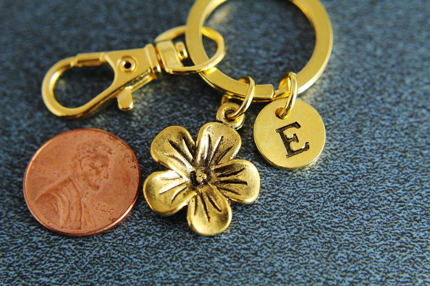 Gold Flower Charm Keychains, Flower Keychain, Flower Charms, Flower  Pendants, Natural Keychain, Personalized Keychain, Christmas Jewelry